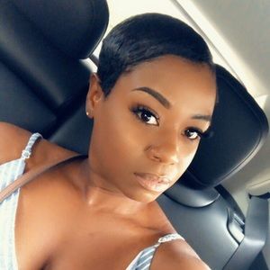 Meet your Posher, Janaya